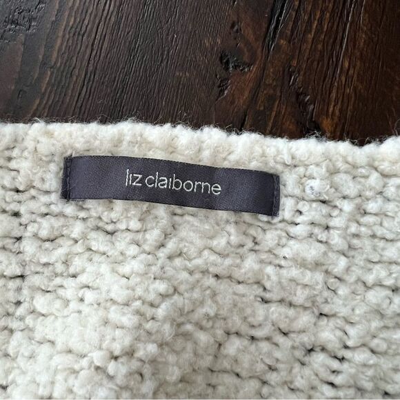 Liz Claiborne Cream V-neck Oversized Sweater size Medium - Picture 6 of 8